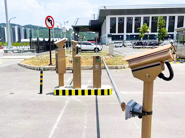 某會展中心采用 “安快” 車牌識別一體機