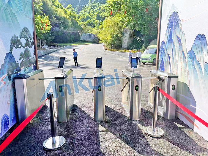 某景區采用 “安快” 人行通道三輥閘
